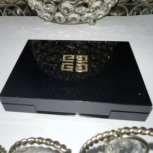 GIVENCHY LE 9 DE GIVENCHY Holiday Multi-Finish Eyeshadows Palette LE 9.07 8g